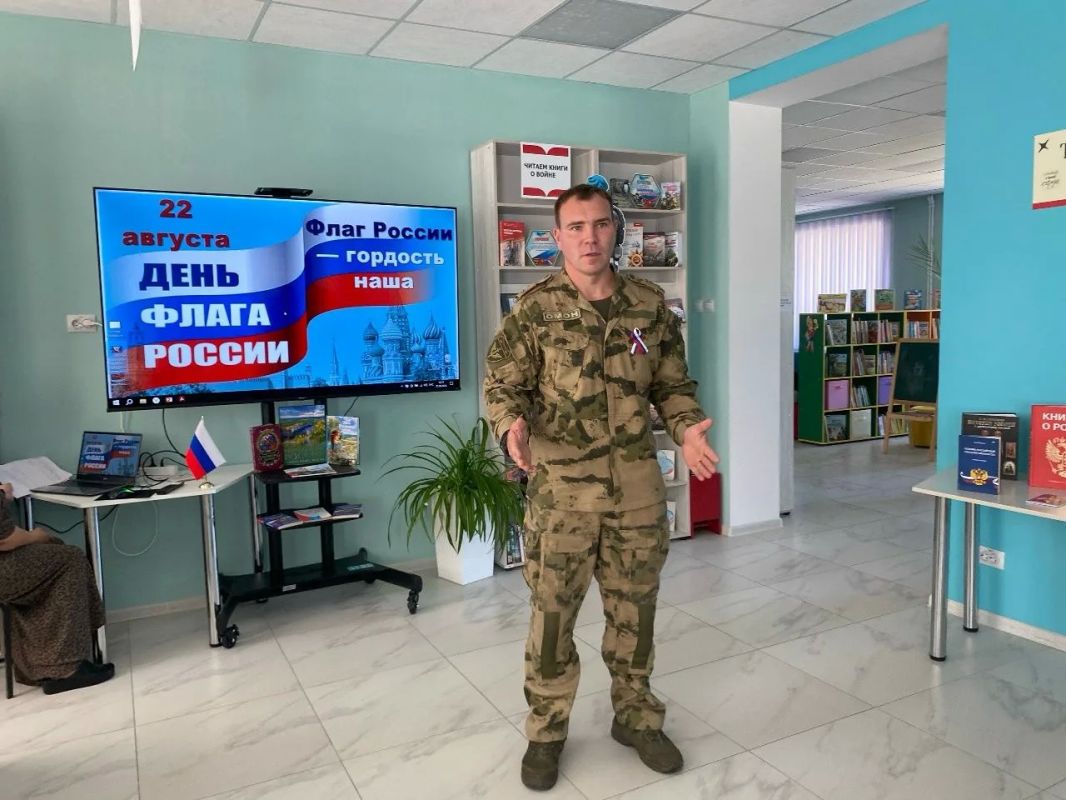 В рамках программы «Мы – граждане России!» юные ровенчане получили главный документ – паспорт гражданина Российской Федерации! В рамках программы «Мы – граждане России!» юные ровенчане получили главный документ – паспорт гражданина Российской Федерации!