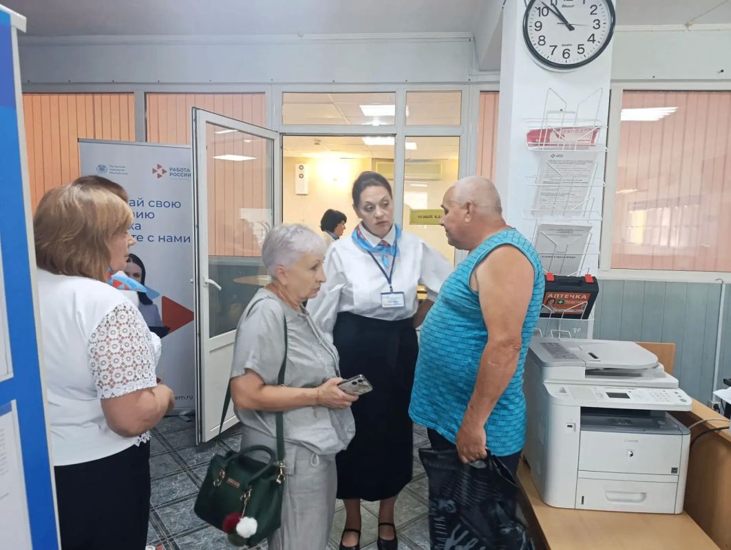 20 августа в Территориальном отделении Государственного казенного учреждения «Республиканский центр занятости населения Луганской Народной Республики» в городе Брянке состоялась мини-ярмарка вакансий