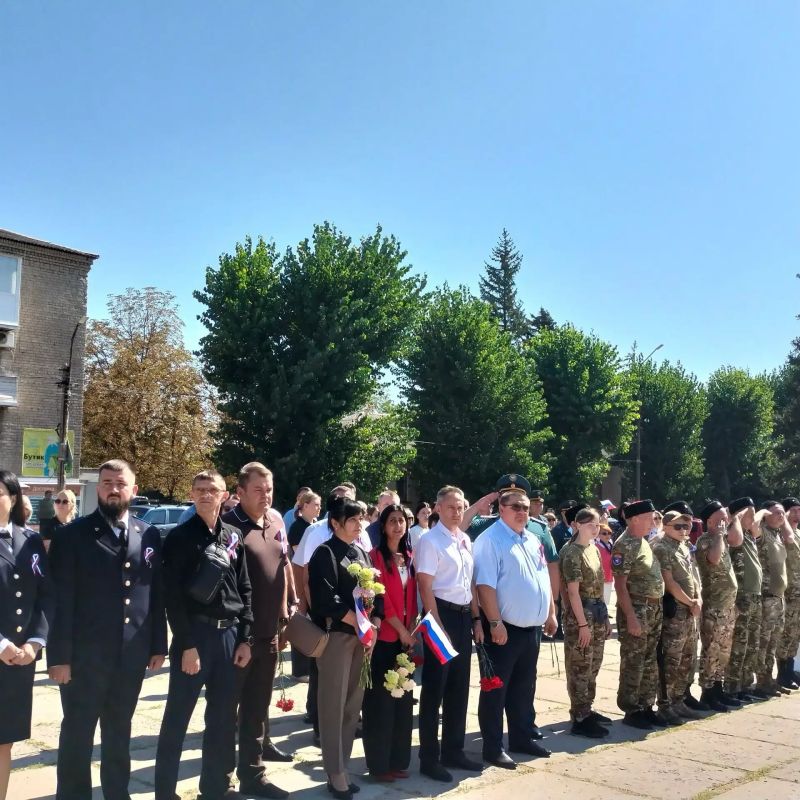 День Государственного флага Российской Федерации! Сегодняшний день по праву можно назвать днём гордости и единения! У мемориального комплекса «Слава» состоялся торжественный митинг, посвящённый одному из главных символов... День Государственного флага Российской Федерации! Сегодняшний день по праву можно назвать днём гордости и единения! У мемориального комплекса «Слава» состоялся торжественный митинг, посвящённый одному из главных символов...
