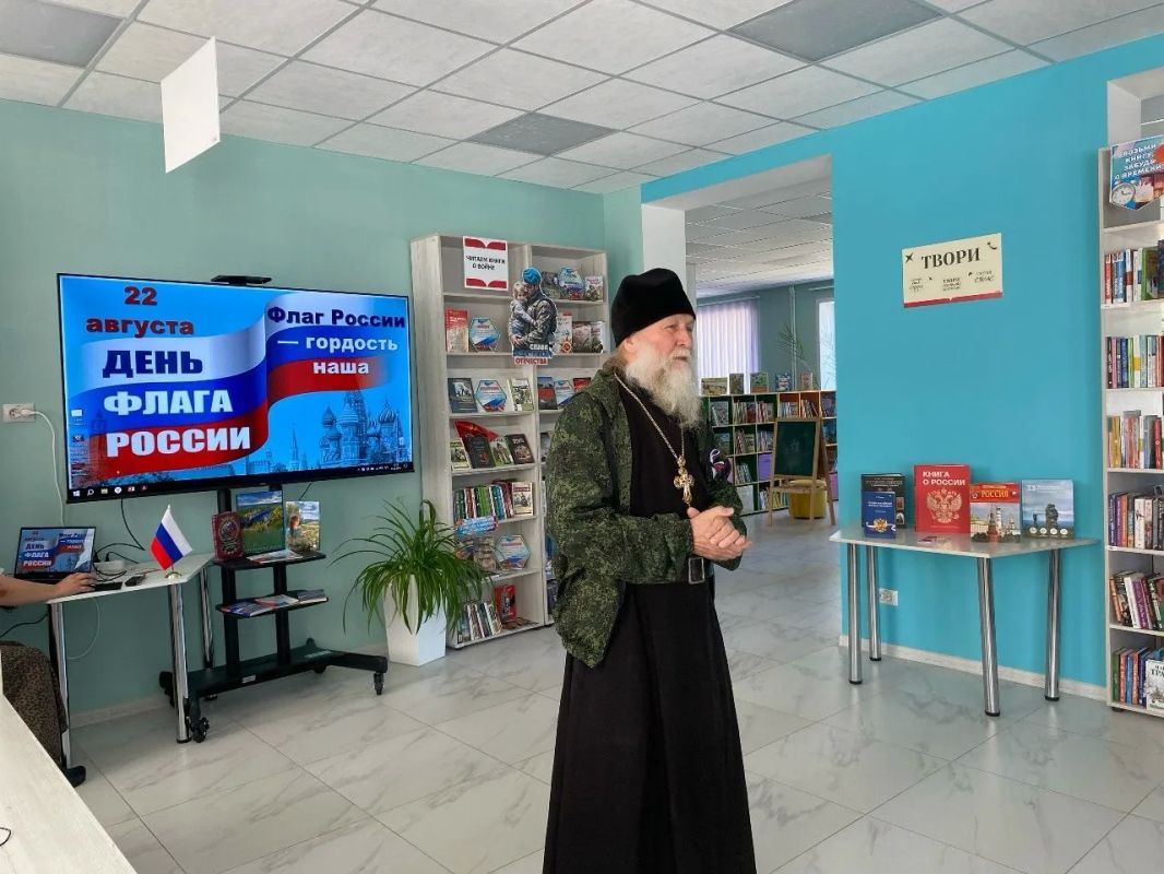 В рамках программы «Мы – граждане России!» юные ровенчане получили главный документ – паспорт гражданина Российской Федерации! В рамках программы «Мы – граждане России!» юные ровенчане получили главный документ – паспорт гражданина Российской Федерации!