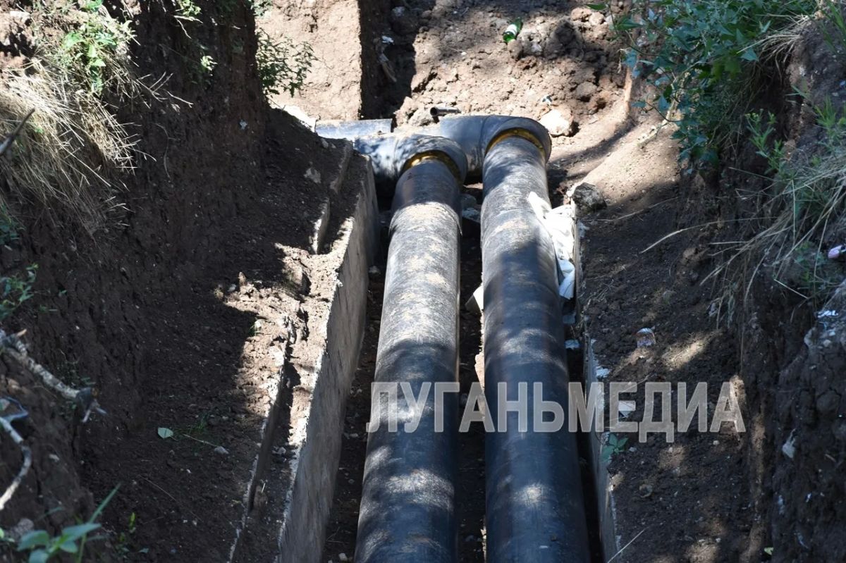 В Первомайске специалисты подрядной организации из региона-шефа Калужской области произвели замену труб участка теплосети В Первомайске специалисты подрядной организации из региона-шефа Калужской области произвели замену труб участка теплосети
