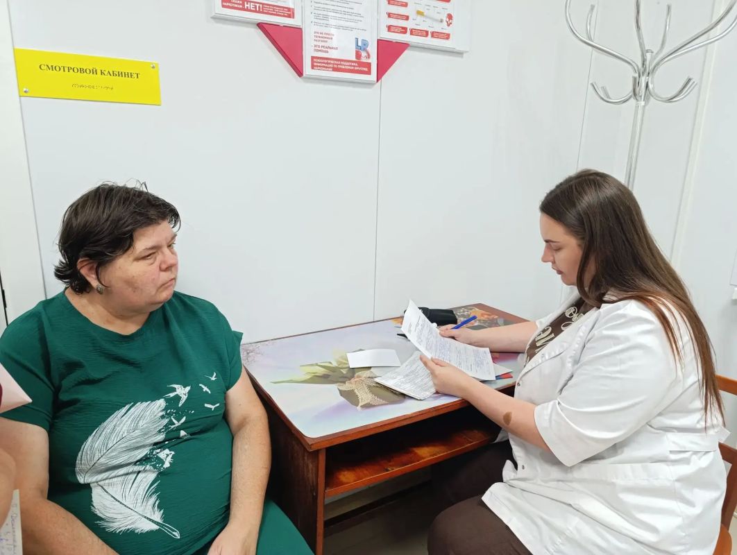 Врачи Краснодонской центральной городской многопрофильной больницы провели прием жителей поселка Северо-Гундоровский Врачи Краснодонской центральной городской многопрофильной больницы провели прием жителей поселка Северо-Гундоровский