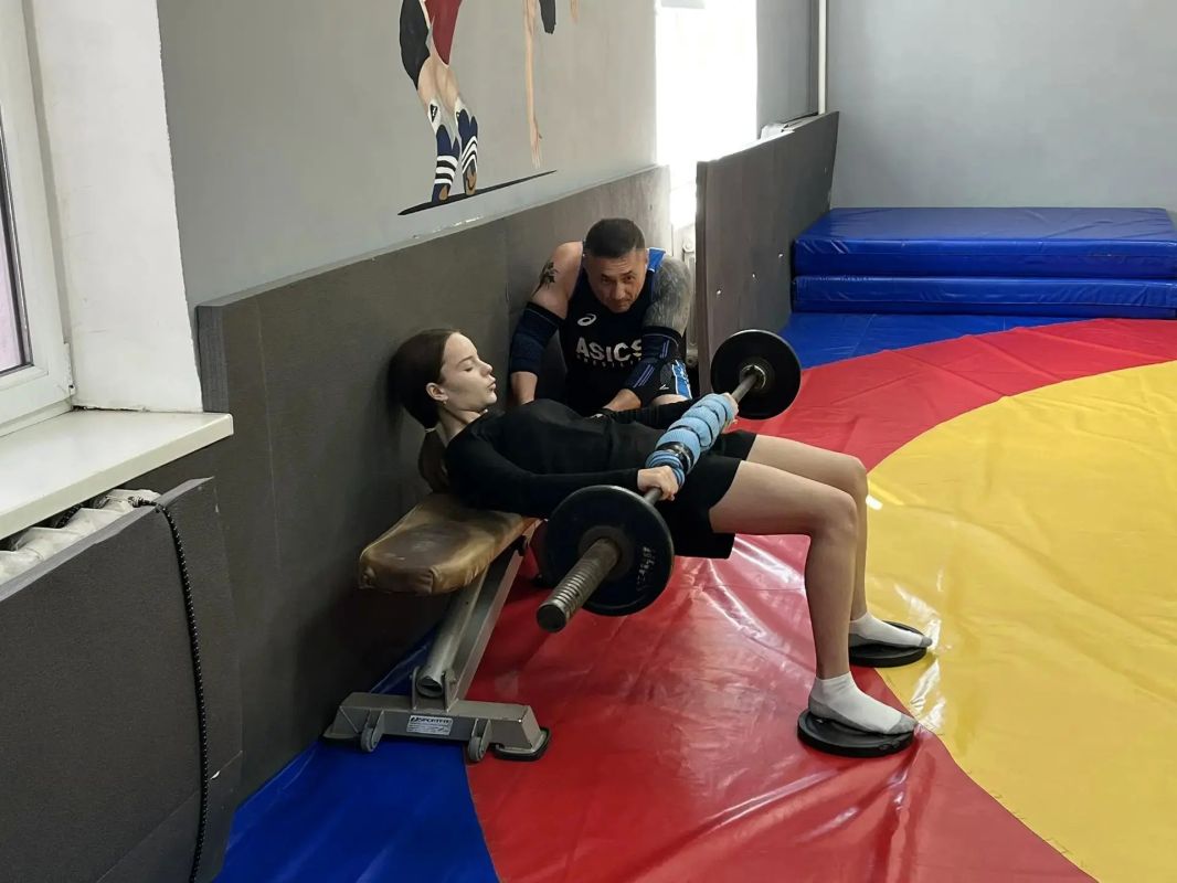 Спортивное мероприятие ко Дню флага Российской Федерации Спортивное мероприятие ко Дню флага Российской Федерации
