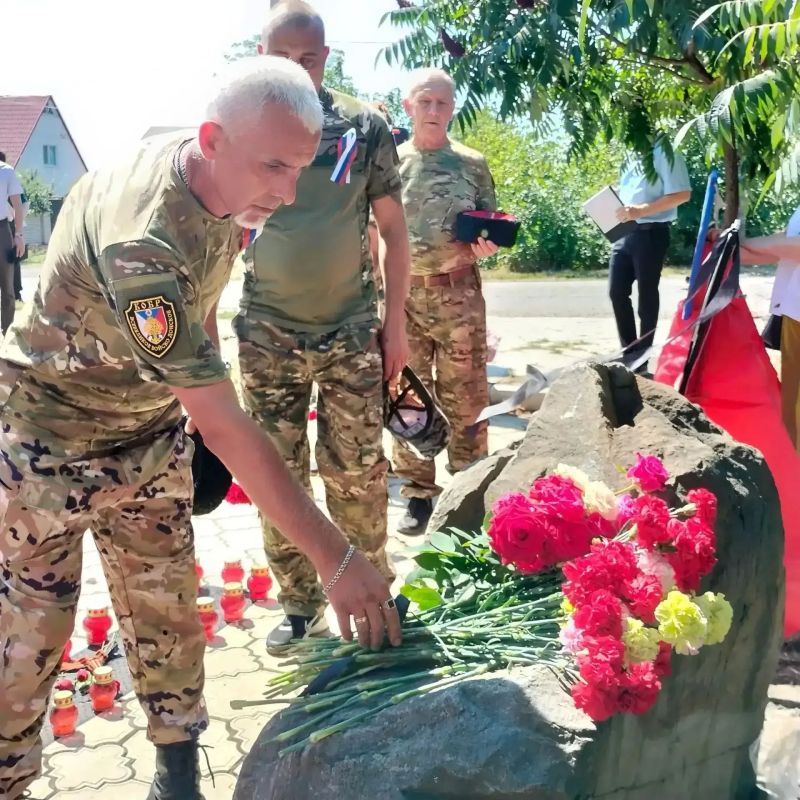 Андрей Рубанцов: Память не уходит…. Сегодня в парке «Дружбы» собрались ровенчане, чтобы почтить память мирных жителей городского округа, погибших 22 августа 2014 года в результате ракетно-бомбового удара Андрей Рубанцов: Память не уходит…. Сегодня в парке «Дружбы» собрались ровенчане, чтобы почтить память мирных жителей городского округа, погибших 22 августа 2014 года в результате ракетно-бомбового удара