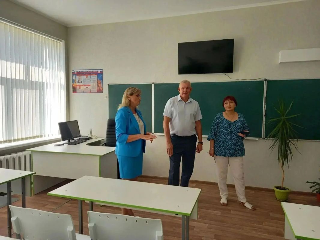 Школа в Новоанновске продолжает преображаться! Школа в Новоанновске продолжает преображаться!