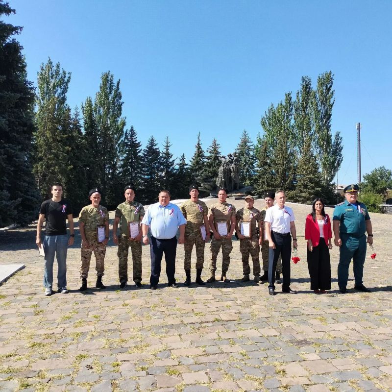 День Государственного флага Российской Федерации! Сегодняшний день по праву можно назвать днём гордости и единения! У мемориального комплекса «Слава» состоялся торжественный митинг, посвящённый одному из главных символов... День Государственного флага Российской Федерации! Сегодняшний день по праву можно назвать днём гордости и единения! У мемориального комплекса «Слава» состоялся торжественный митинг, посвящённый одному из главных символов...