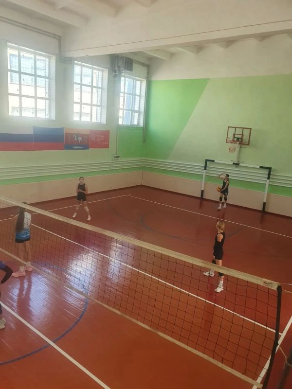 Соревнования по волейболу, посвящённые Дню Государственного флага Российской Федерации! Соревнования по волейболу, посвящённые Дню Государственного флага Российской Федерации!