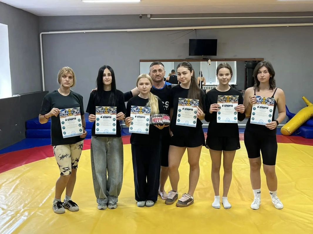 Спортивное мероприятие ко Дню флага Российской Федерации Спортивное мероприятие ко Дню флага Российской Федерации
