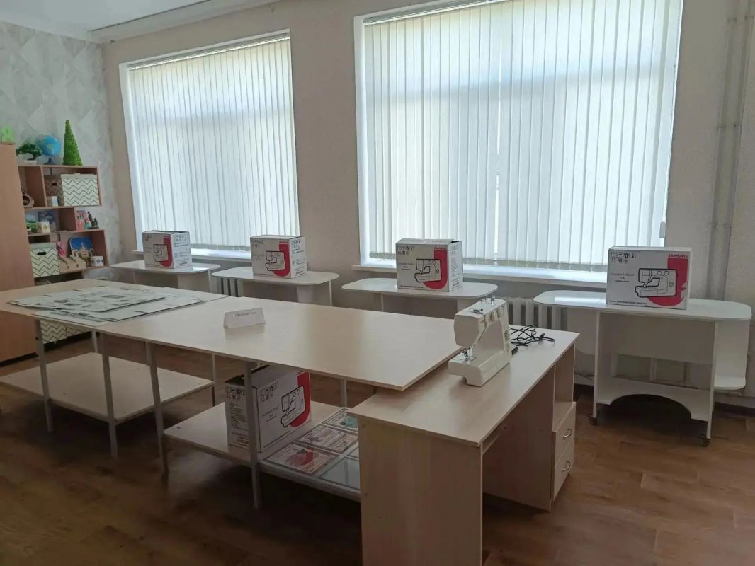 Школа в Новоанновске продолжает преображаться! Школа в Новоанновске продолжает преображаться!