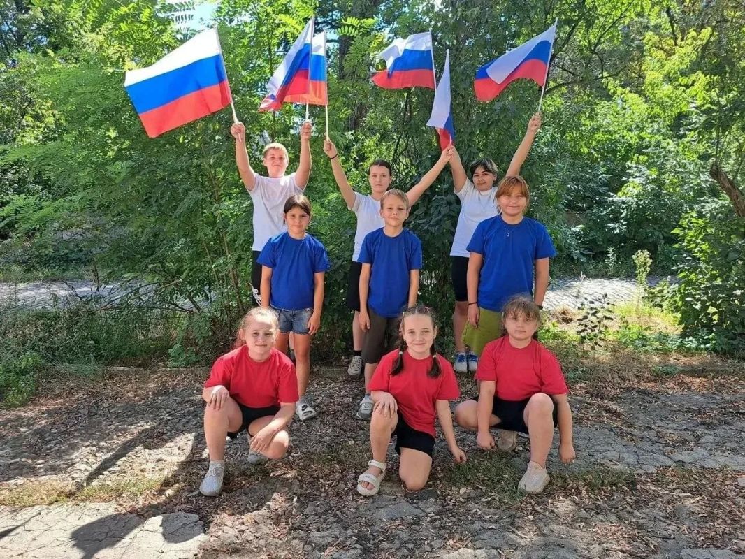 С Днём Государственного флага Российской Федерации! С Днём Государственного флага Российской Федерации!