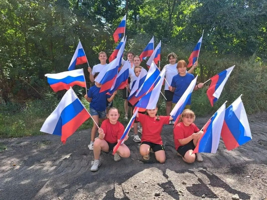 С Днём Государственного флага Российской Федерации! С Днём Государственного флага Российской Федерации!