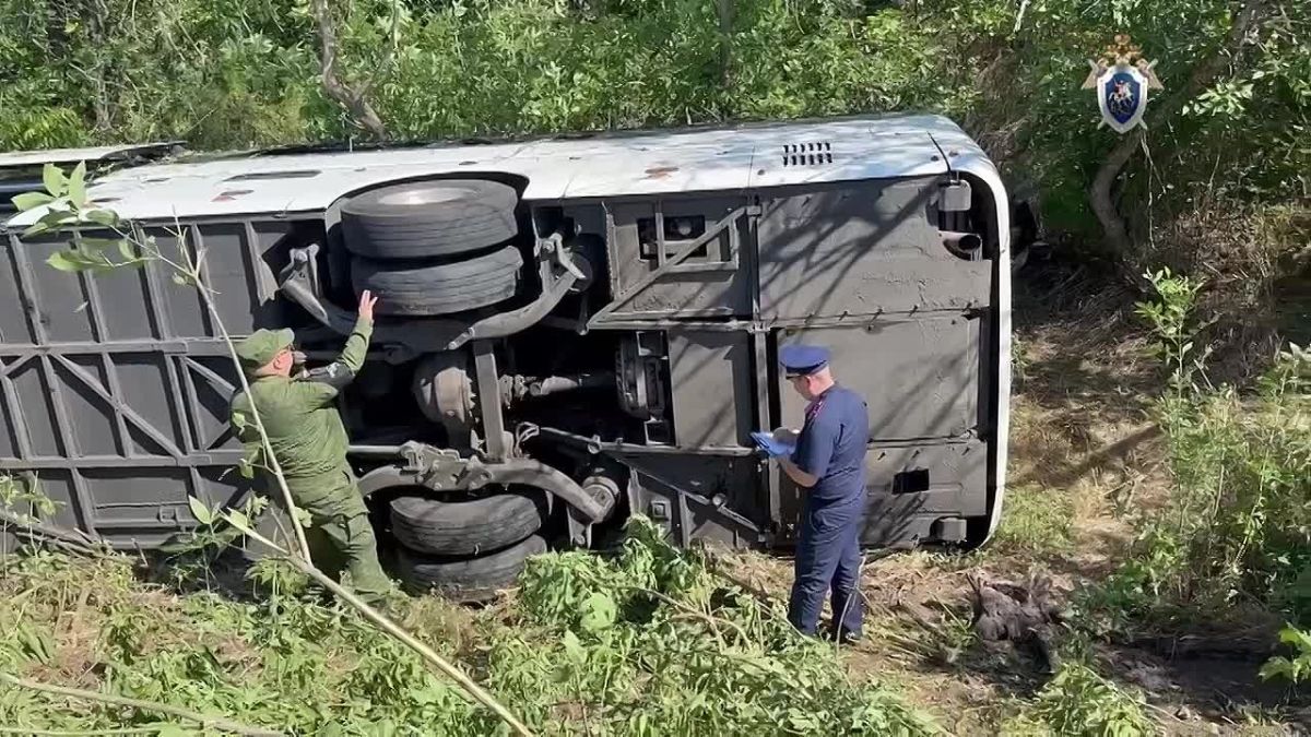 Глава ведомства затребовал доклад об обстоятельствах ДТП с пассажирским автобусом в Луганской Народной Республике