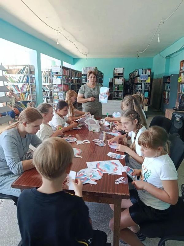 В Новоастраханском СДК Кременского МО прошло мероприятие, посвящённое празднованию Дня Российского флага В Новоастраханском СДК Кременского МО прошло мероприятие, посвящённое празднованию Дня Российского флага