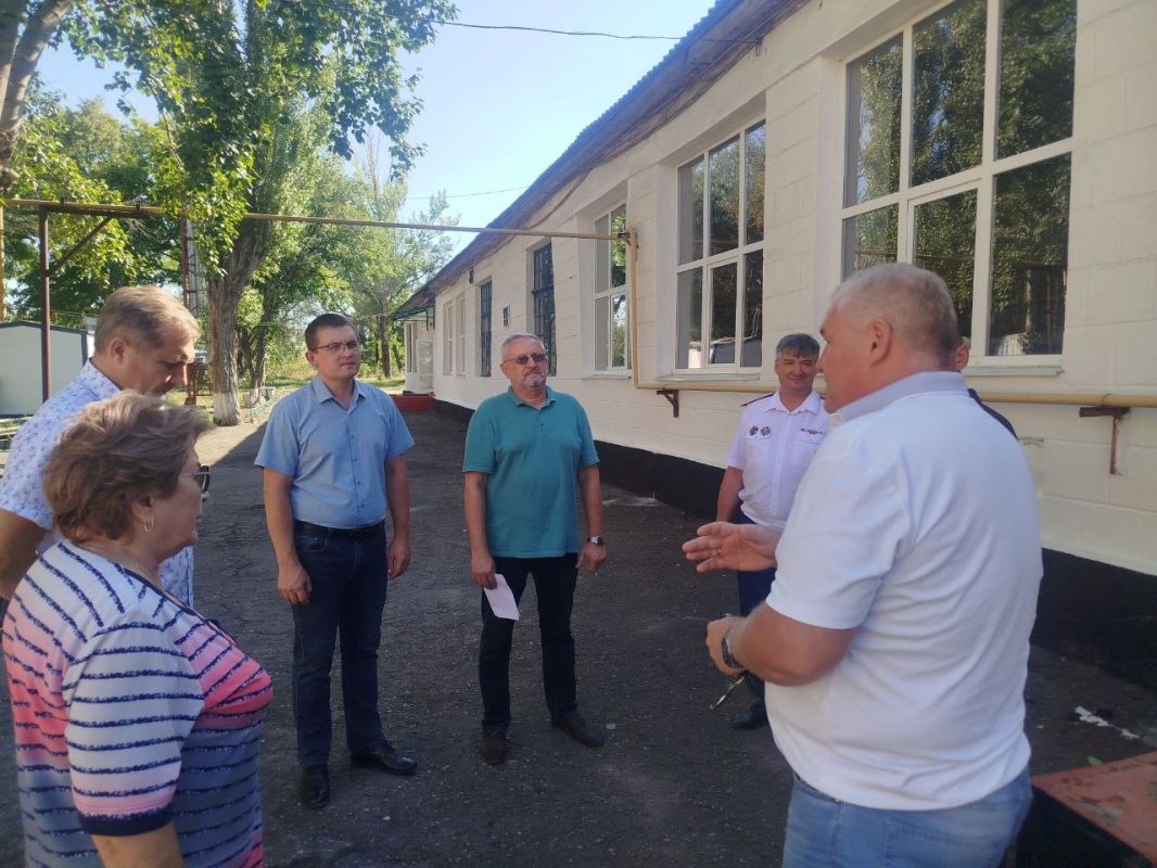 Евгений Морозов: Встретился с полномочным представителем Межгосударственного Союза Городов-Героев по ДНР, ЛНР, Запорожской и Херсонской областям Сергеем Потокой, Председателем региональной общественной организации «ДОСААФ... Евгений Морозов: Встретился с полномочным представителем Межгосударственного Союза Городов-Героев по ДНР, ЛНР, Запорожской и Херсонской областям Сергеем Потокой, Председателем региональной общественной организации «ДОСААФ...