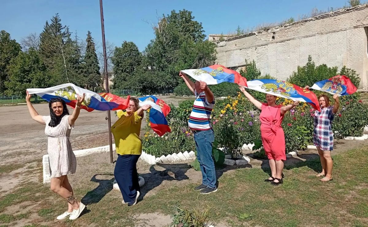 22 августа в Российской Федерации отмечается День Государственного флага символизирующий национальное единство и историческую преемственность 22 августа в Российской Федерации отмечается День Государственного флага символизирующий национальное единство и историческую преемственность