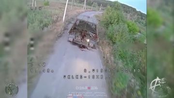 В районе н.п. Рубежное Харьковской области пилот FPV-дрона во время «свободной охоты» обнаружил очередной танк Т-64 ВСУ
