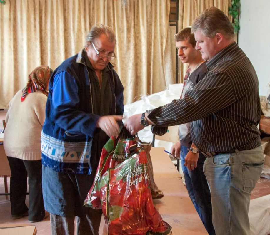 22 августа 2014 года Республика встретила первый гумконвой МЧС России 22 августа 2014 года Республика встретила первый гумконвой МЧС России