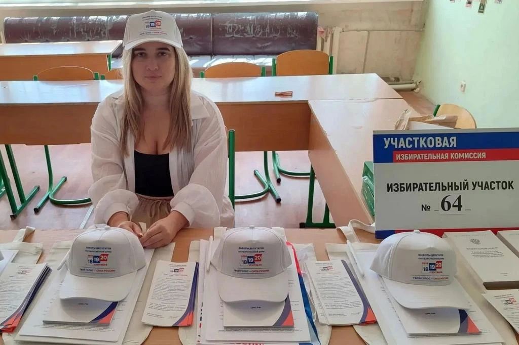 Члены УИК Каменнобродского района начали подомовой обход в рамках проекта «ИнформУИК» Члены УИК Каменнобродского района начали подомовой обход в рамках проекта «ИнформУИК»