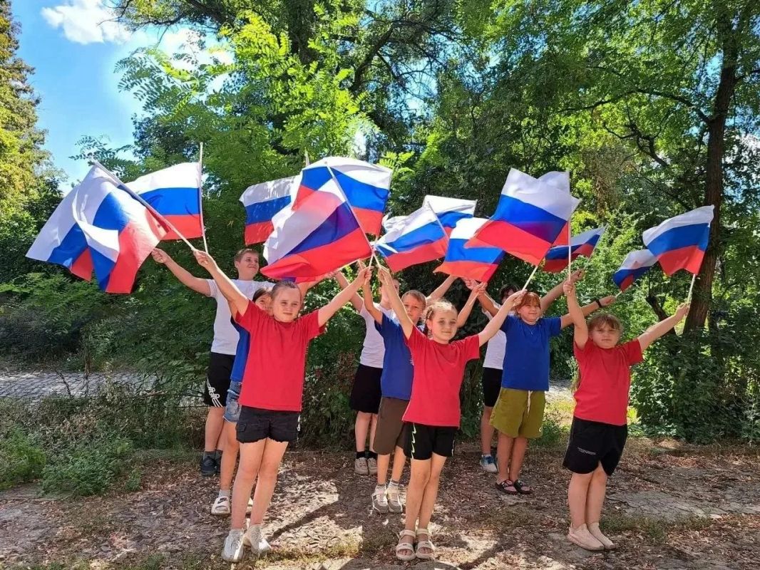 С Днём Государственного флага Российской Федерации! С Днём Государственного флага Российской Федерации!