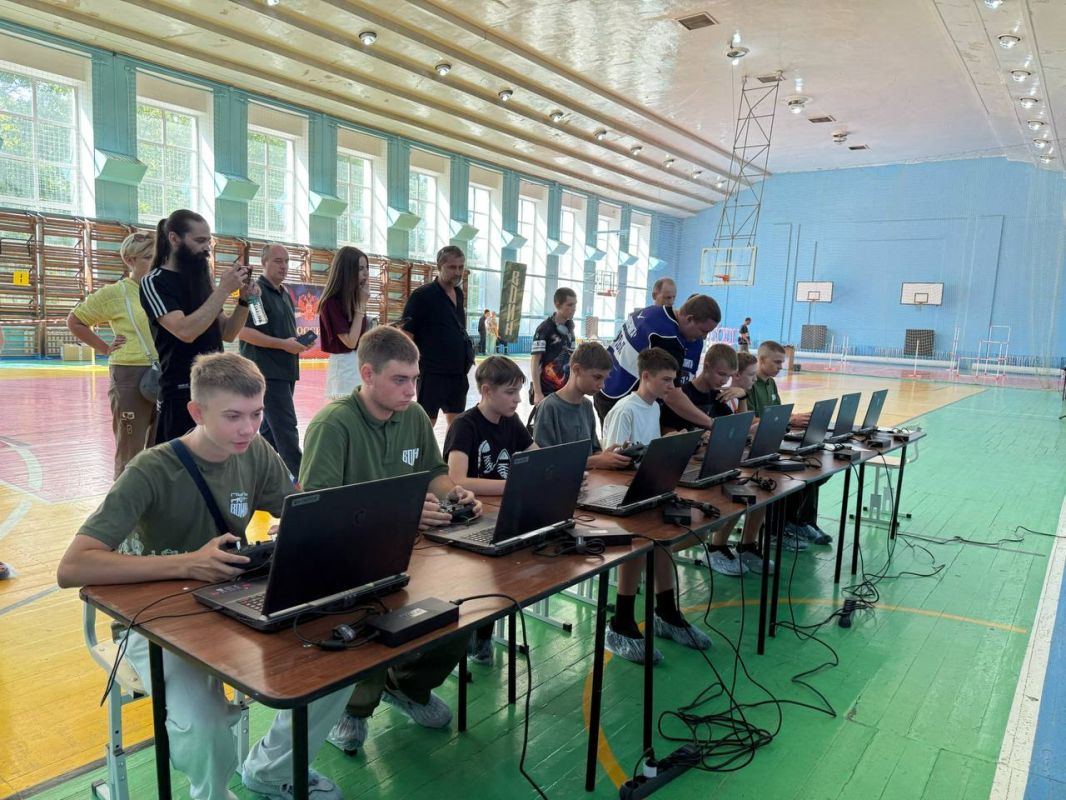 «Кубок Главы ЛНР» по гонкам дронов: курсанты Центра «ВОИН» завоевали призовые места «Кубок Главы ЛНР» по гонкам дронов: курсанты Центра «ВОИН» завоевали призовые места