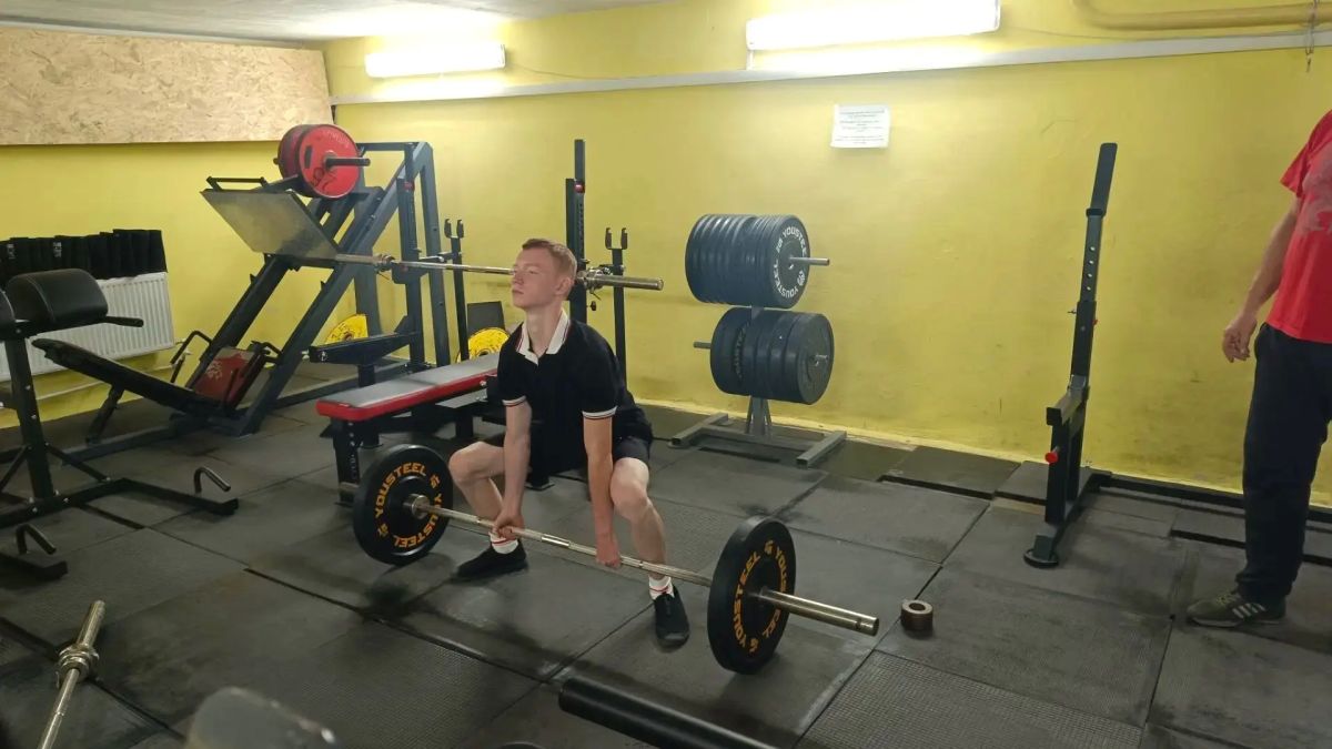 В МБУ ДО «Рубежанская спортивная школа» в рамках гражданско-патриотического воспитания прошло открытое учебно-тренировочное занятие по пауэрлифтингу, приуроченное ко Дню Государственного флага России В МБУ ДО «Рубежанская спортивная школа» в рамках гражданско-патриотического воспитания прошло открытое учебно-тренировочное занятие по пауэрлифтингу, приуроченное ко Дню Государственного флага России