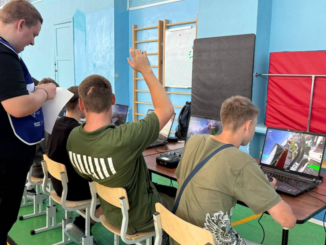 «Кубок Главы ЛНР» по гонкам дронов: курсанты Центра «ВОИН» завоевали призовые места «Кубок Главы ЛНР» по гонкам дронов: курсанты Центра «ВОИН» завоевали призовые места