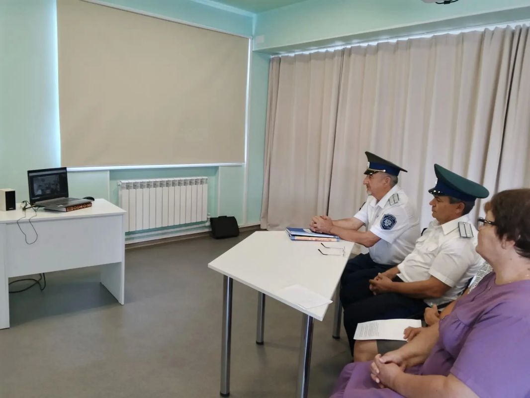 Перевальчане и оренбуржцы провели патриотическую встречу Перевальчане и оренбуржцы провели патриотическую встречу