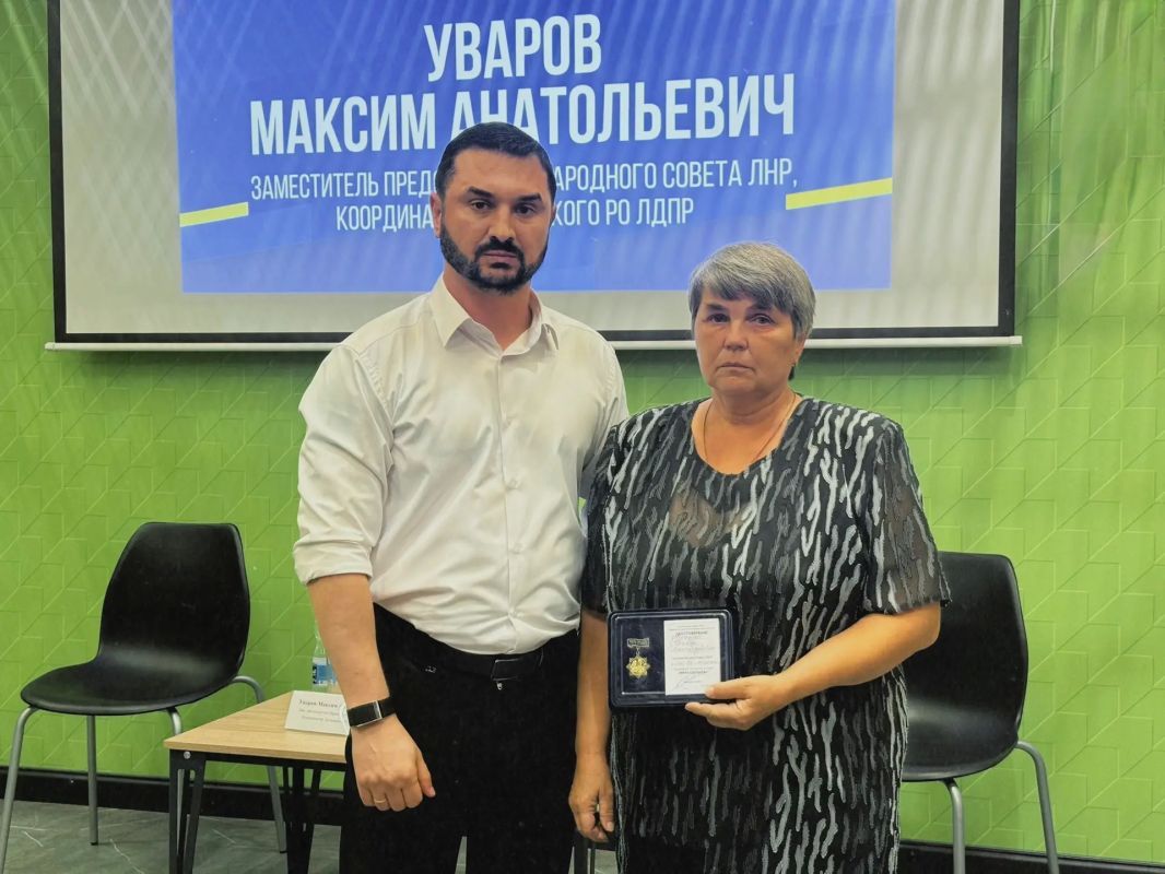 Максим Уваров обсудил с жителями Свердловска развитие города и наболевшие вопросы Максим Уваров обсудил с жителями Свердловска развитие города и наболевшие вопросы
