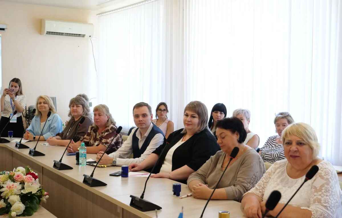 Лутугинская средняя школа № 1 станет пилотной площадкой для внедрения результатов научно-исследовательских работ Лутугинская средняя школа № 1 станет пилотной площадкой для внедрения результатов научно-исследовательских работ