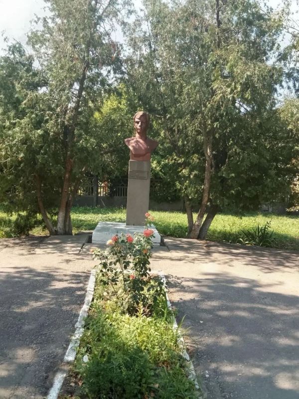 Наталья Ушакова - зам председателя м.о. была на приемке ГБОУ ЛНР "СЛСШ пгт Наталья Ушакова - зам председателя м.о. была на приемке ГБОУ ЛНР "СЛСШ пгт
