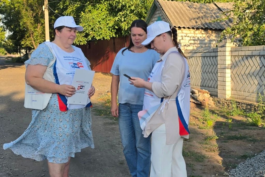 Снова в путь! «ИнформУИК» продолжает обход избирателей в Ровеньках Снова в путь! «ИнформУИК» продолжает обход избирателей в Ровеньках