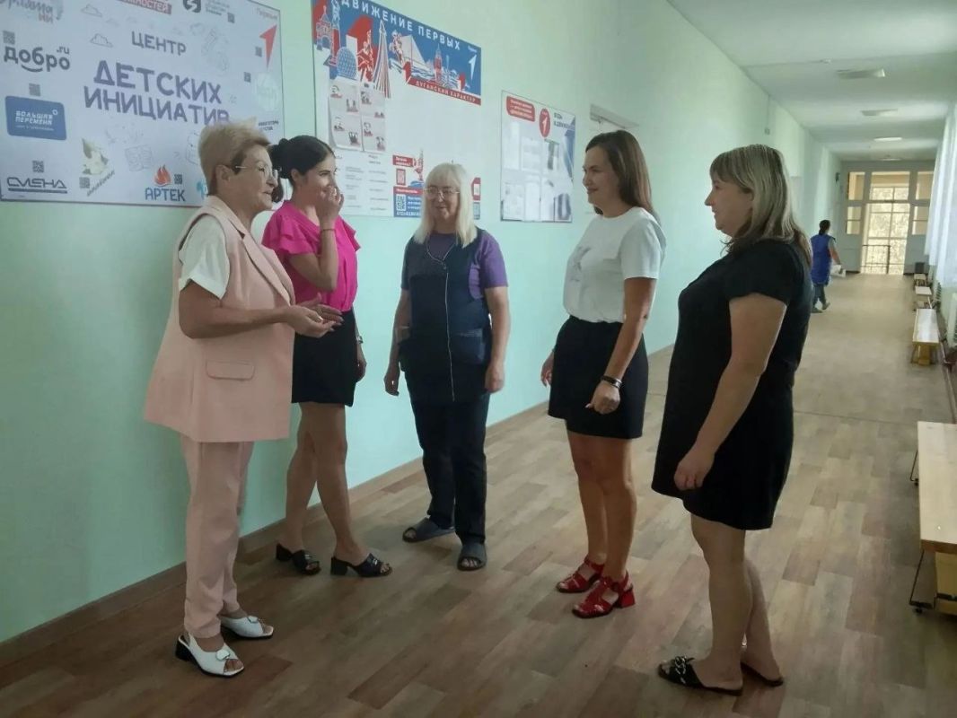Наталья Ушакова - зам председателя м.о. была на приемке ГБОУ ЛНР "СЛСШ пгт Наталья Ушакова - зам председателя м.о. была на приемке ГБОУ ЛНР "СЛСШ пгт