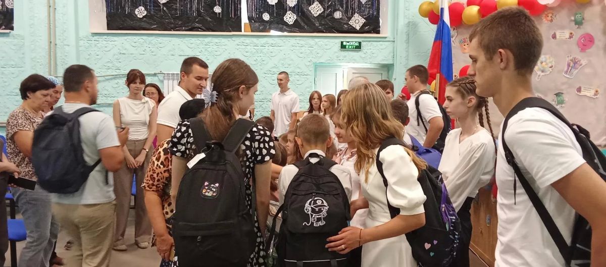В рамках ежегодной республиканской акции «Помоги собраться в школу» школьники города Рубежное получили рюкзаки с канцелярскими наборами — поддержка оказывается при содействии Раиса Республики Татарстан Рустама Минниханова В рамках ежегодной республиканской акции «Помоги собраться в школу» школьники города Рубежное получили рюкзаки с канцелярскими наборами — поддержка оказывается при содействии Раиса Республики Татарстан Рустама Минниханова