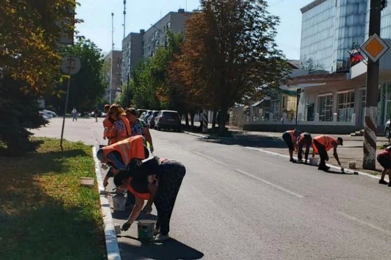 МУП «Благоустройство «СМО» продолжает проводить работы по наведению порядка на территории Свердловска