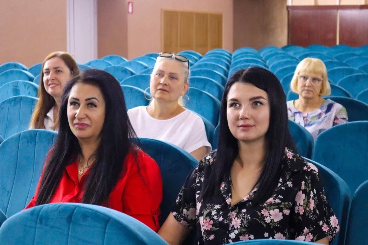 «Золотой Дубль» на все времена: футбольная легенда объединила Луганщину «Золотой Дубль» на все времена: футбольная легенда объединила Луганщину