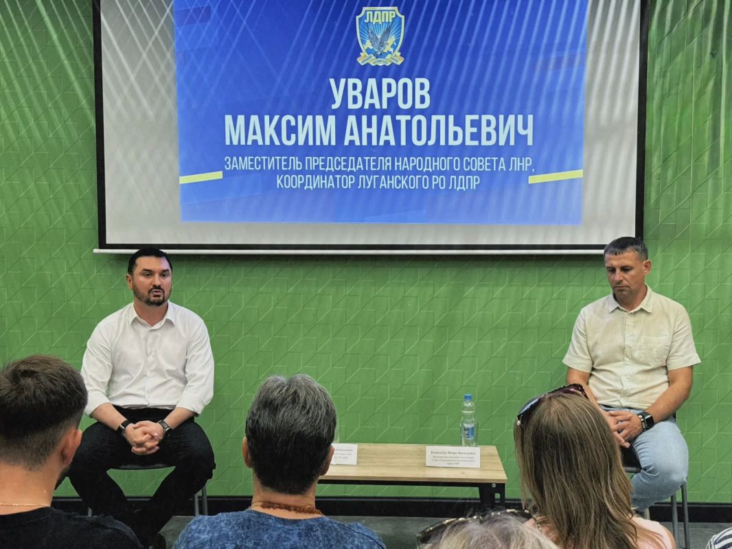 Максим Уваров обсудил с жителями Свердловска развитие города и наболевшие вопросы Максим Уваров обсудил с жителями Свердловска развитие города и наболевшие вопросы