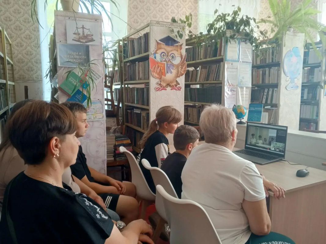 Перевальчане и оренбуржцы провели патриотическую встречу Перевальчане и оренбуржцы провели патриотическую встречу