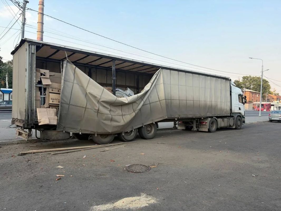 ВФУ нанесли удар по гражданскому грузовому автомобилю в Луганске