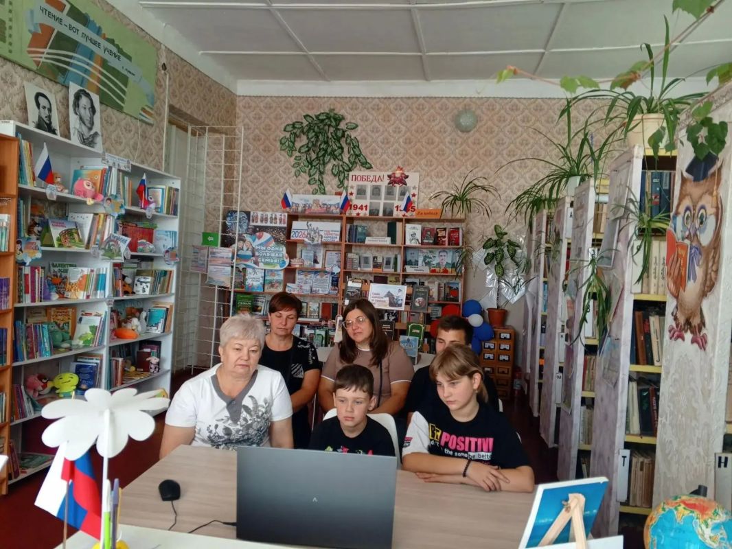 Перевальчане и оренбуржцы провели патриотическую встречу Перевальчане и оренбуржцы провели патриотическую встречу
