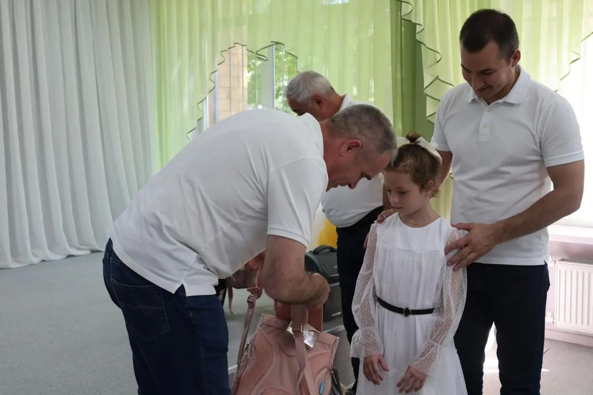 В рамках ежегодной республиканской акции «Помоги собраться в школу» школьники города Рубежное получили рюкзаки с канцелярскими наборами — поддержка оказывается при содействии Раиса Республики Татарстан Рустама Минниханова В рамках ежегодной республиканской акции «Помоги собраться в школу» школьники города Рубежное получили рюкзаки с канцелярскими наборами — поддержка оказывается при содействии Раиса Республики Татарстан Рустама Минниханова