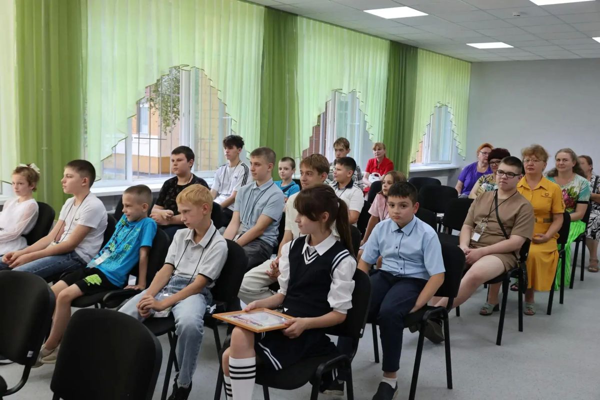 В рамках ежегодной республиканской акции «Помоги собраться в школу» школьники города Рубежное получили рюкзаки с канцелярскими наборами — поддержка оказывается при содействии Раиса Республики Татарстан Рустама Минниханова В рамках ежегодной республиканской акции «Помоги собраться в школу» школьники города Рубежное получили рюкзаки с канцелярскими наборами — поддержка оказывается при содействии Раиса Республики Татарстан Рустама Минниханова