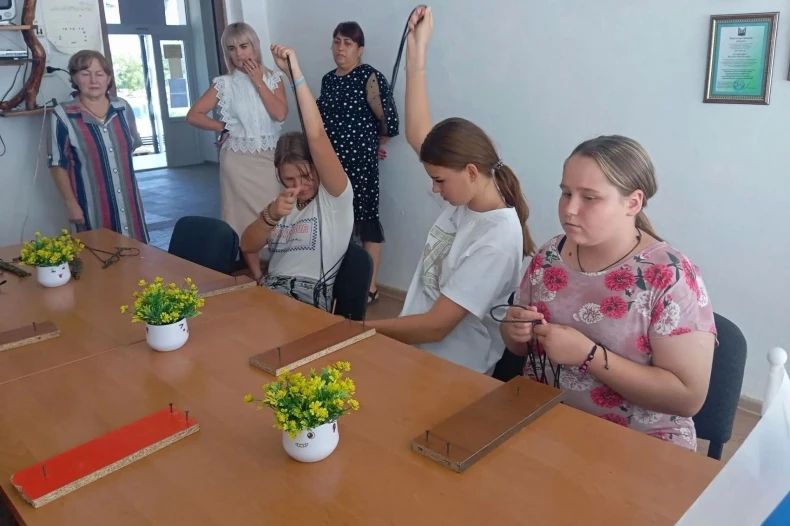 Волонтерство. Ровно год назад от центрального волонтёрского пункта «Все для Победы!» был открыт сельский волонтерский пункт в селе Медвежанка, который на сегодняшний день по объемам выполненных работ не уступает самому... Волонтерство. Ровно год назад от центрального волонтёрского пункта «Все для Победы!» был открыт сельский волонтерский пункт в селе Медвежанка, который на сегодняшний день по объемам выполненных работ не уступает самому...