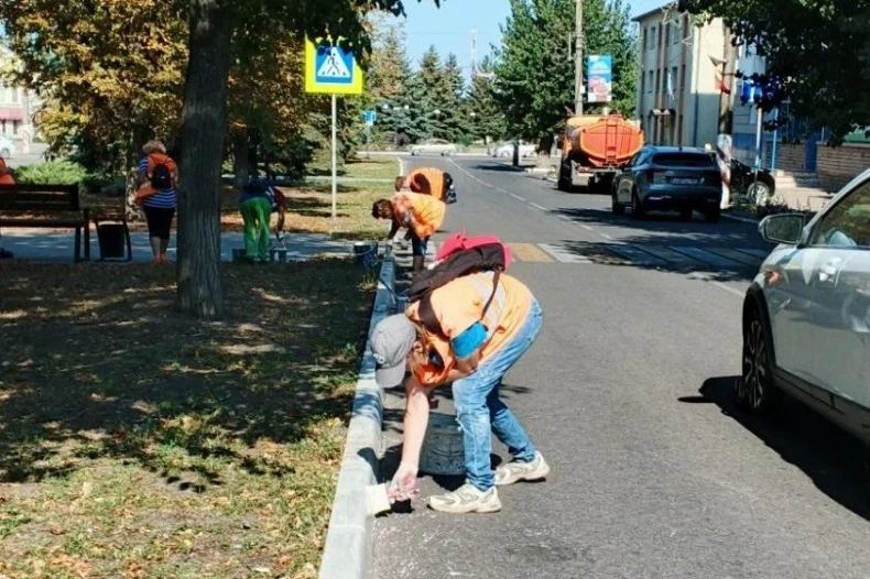 МУП «Благоустройство «СМО» продолжает проводить работы по наведению порядка на территории Свердловска МУП «Благоустройство «СМО» продолжает проводить работы по наведению порядка на территории Свердловска