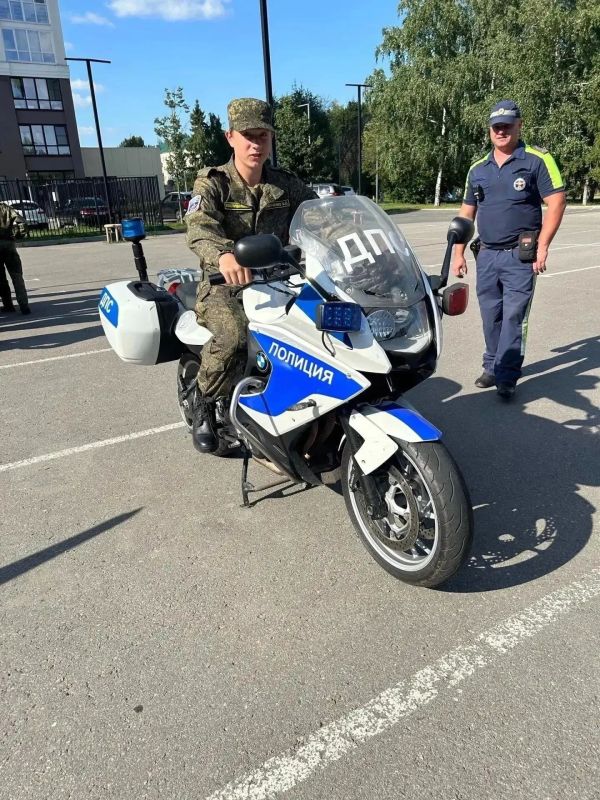 Ребята из Красного Луча – участники военно-патриотических сборов ПФО «Гвардеец-2026» Ребята из Красного Луча – участники военно-патриотических сборов ПФО «Гвардеец-2026»