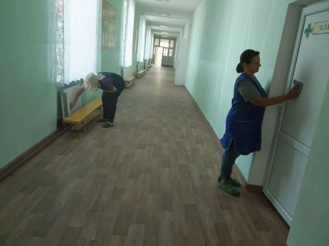 Наталья Ушакова - зам председателя м.о. была на приемке ГБОУ ЛНР "СЛСШ пгт Наталья Ушакова - зам председателя м.о. была на приемке ГБОУ ЛНР "СЛСШ пгт