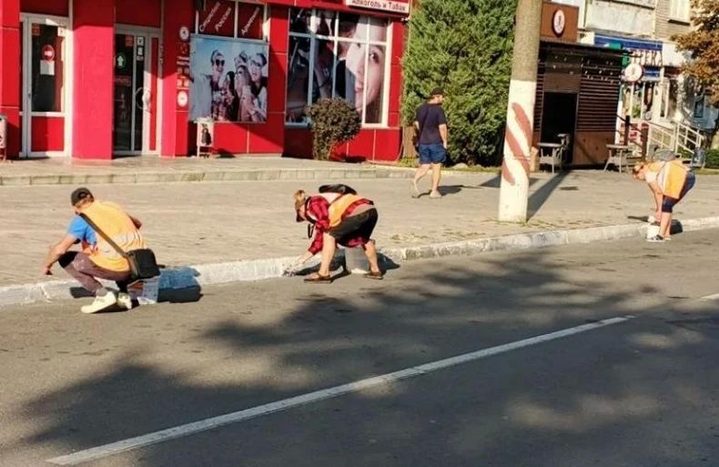 МУП «Благоустройство «СМО» продолжает проводить работы по наведению порядка на территории Свердловска МУП «Благоустройство «СМО» продолжает проводить работы по наведению порядка на территории Свердловска