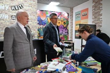 Депутаты Госсовета Коми собрали школьные наборы для детей из Ровеньков
