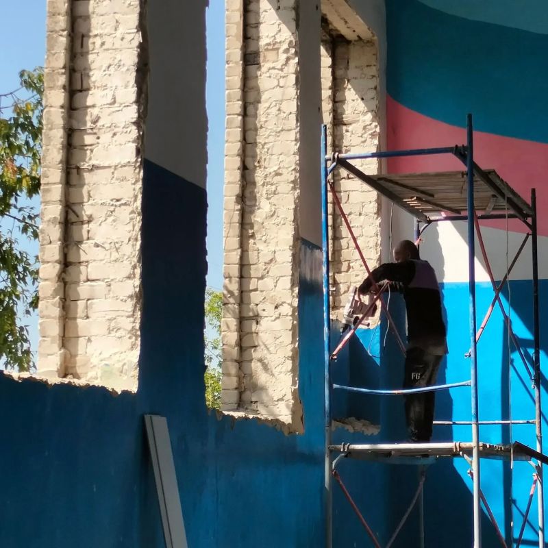 В Михайловской школе имени А.И. Малена завершаются ремонтные работы В городском округе город Ровеньки продолжается восстановление социально значимых объектов. Обновление образовательного учреждения стало возможным благодаря... В Михайловской школе имени А.И. Малена завершаются ремонтные работы В городском округе город Ровеньки продолжается восстановление социально значимых объектов. Обновление образовательного учреждения стало возможным благодаря...