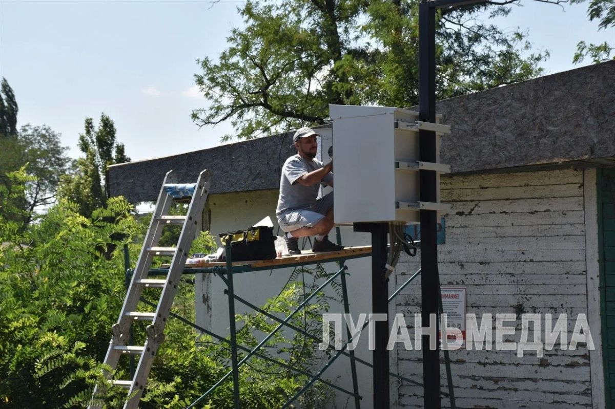В Брянке продолжается реконструкция городского парка культуры и отдыха В Брянке продолжается реконструкция городского парка культуры и отдыха