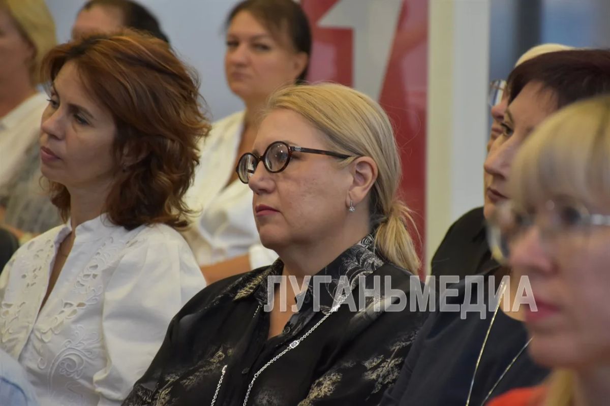 В Алчевске на базе молодежного центра состоялась августовская конференция педагогических работников В Алчевске на базе молодежного центра состоялась августовская конференция педагогических работников